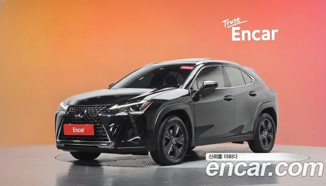 Lexus UX 2.0 2WD — пробег 72 759 км — фото 1 из 5