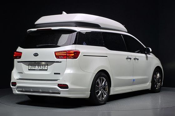 Kia Carnival 9-Seater Hi-Limousine Noblesse Special — пробег 118 675 км — фото 2 из 5