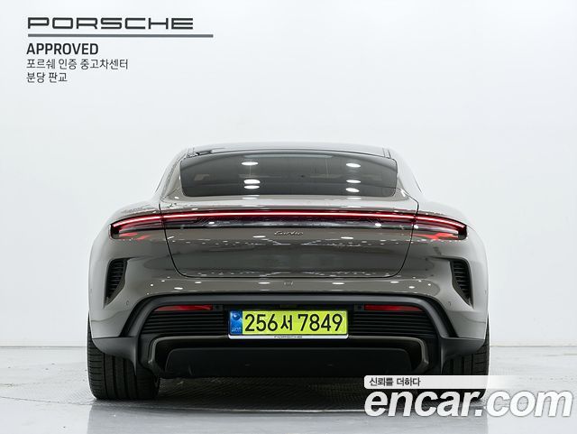 Porsche Taycan Turbo — пробег 70 км — фото 4 из 5