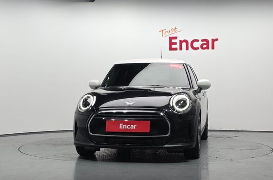 Mini Cooper 5Door Classic Third Generation — пробег 36 846 км — фото 3 из 5