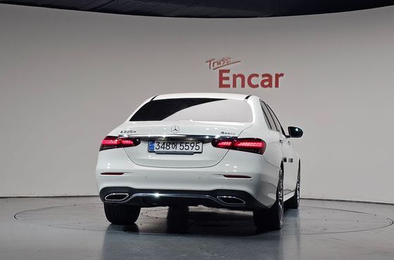 Mercedes-Benz E-Class E220d 4MATIC AMG Line — пробег 39 625 км — фото 4 из 5