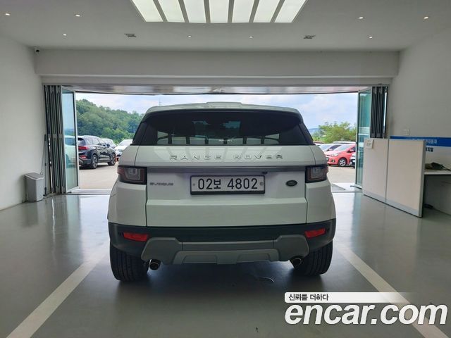 Land Rover Range Rover Evoque 2.0 TD4 SE — пробег 84 970 км — фото 4 из 5