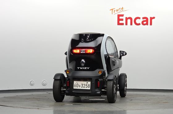 Renault (Samsung) Twizy Intens(2-seater) — пробег 666 км — фото 4 из 5