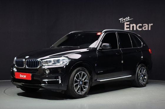 BMW X5 xDrive 40e iPerformance — пробег 73 704 км — фото 1 из 5