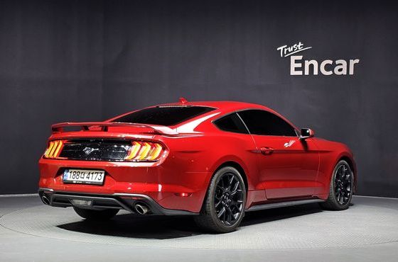 Ford Mustang Coupe — пробег 93 891 км — фото 2 из 5