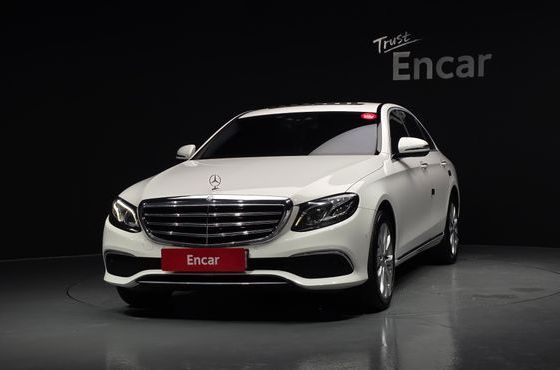 Mercedes-Benz E-Class E220d 4MATIC Exclusive — пробег 136 142 км — фото 3 из 5