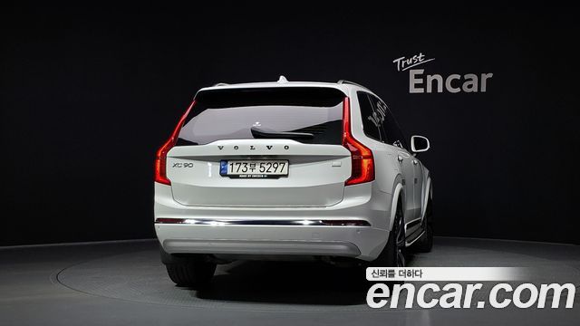Volvo XC90 T8 Inscription Hybird — пробег 37 200 км — фото 4 из 5