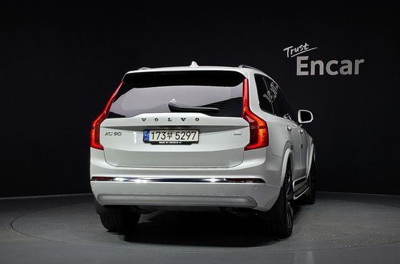 Volvo XC90 T8 Inscription Hybird — пробег 37 200 км — фото 4 из 5
