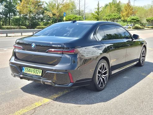 BMW i7 eDrive 50 M Sport — пробег 30 800 км — фото 4 из 5