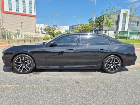 BMW i7 eDrive 50 M Sport — пробег 30 800 км — фото 5 из 5