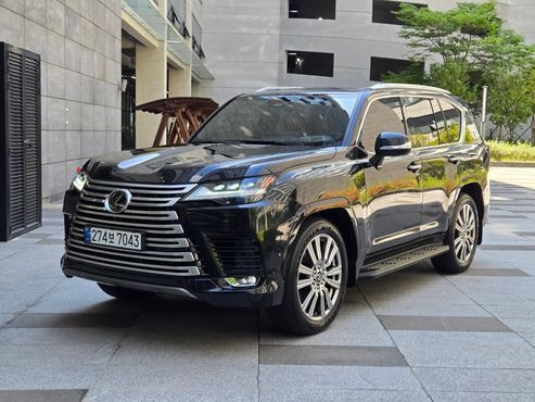 Lexus LX 700h VIP — пробег 5 386 км — фото 1 из 5