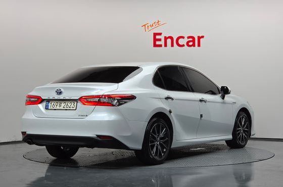 Toyota Camry 2.5 XLE Hybrid — пробег 37 502 км — фото 2 из 5