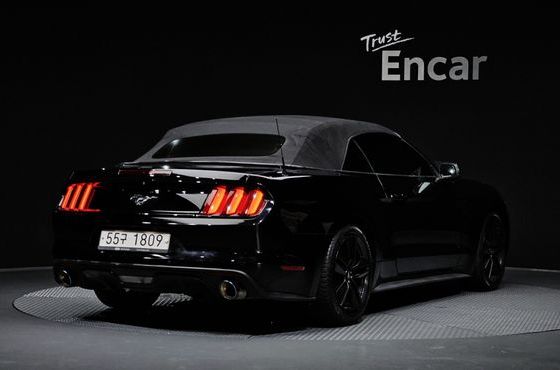 Ford Mustang Convertible — пробег 107 911 км — фото 2 из 5