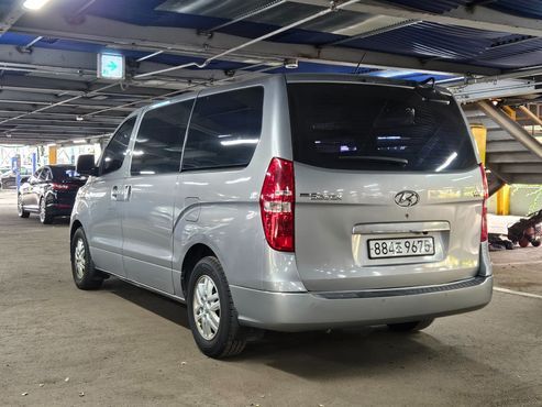 Hyundai Starex Van 3-Seater Smart — пробег 280 981 км — фото 4 из 5