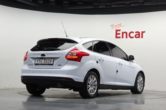 Ford Focus 2.0 Diesel Titanium Hatchback 3rd — пробег 108 579 км — фото 2 из 5