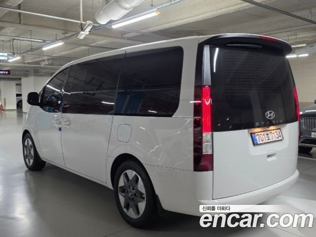 Hyundai Staria Tourer 11-Seater Modern — пробег 11 000 км — фото 4 из 5