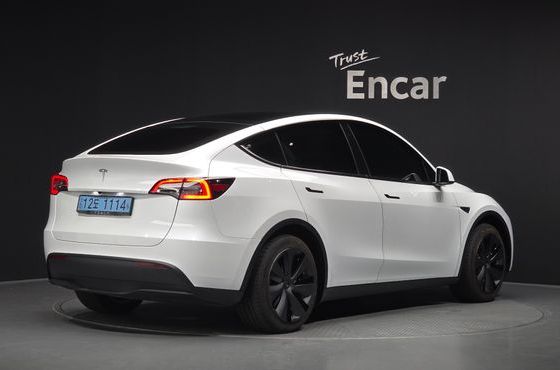 Tesla Model Y RWD — пробег 8 774 км — фото 2 из 5