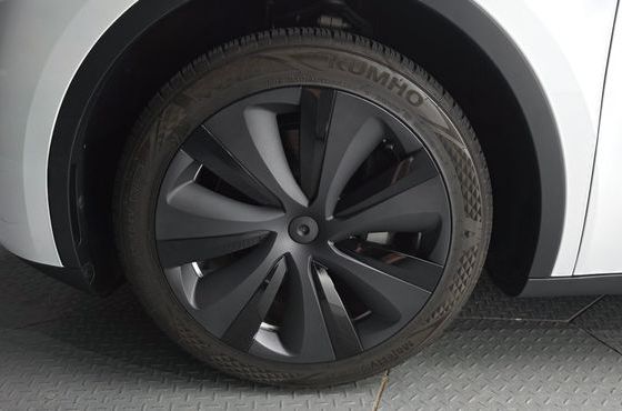 Tesla Model Y RWD — пробег 8 774 км — фото 5 из 5