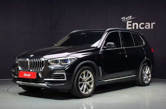 BMW X5 xDrive 45e xLine — пробег 141 205 км — фото 1 из 5