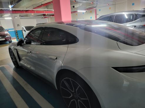 Porsche Taycan Base — пробег 24 501 км — фото 4 из 5