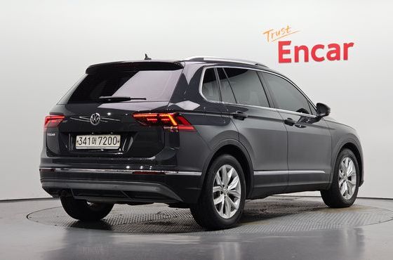 Volkswagen Tiguan 2.0 TDI Premium — пробег 93 335 км — фото 2 из 5
