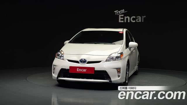 Toyota Prius 1.8 E — пробег 136 232 км — фото 3 из 5