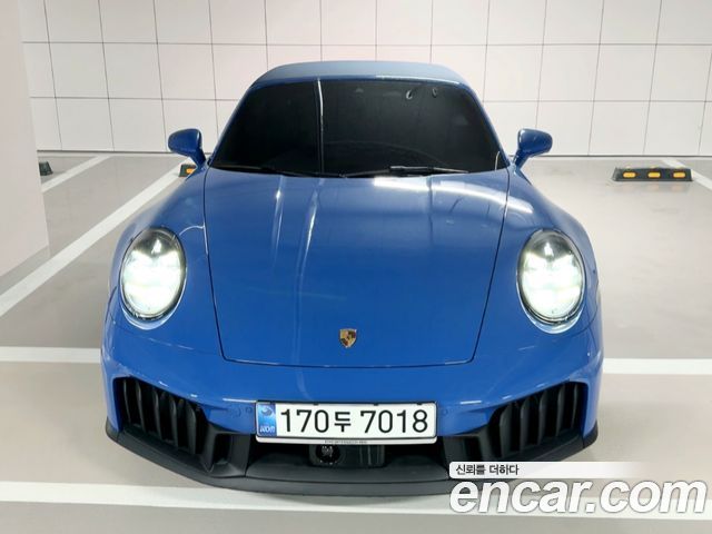 Porsche 911 Carrera 4 GTS Cabriolet — пробег 5 800 км — фото 2 из 5
