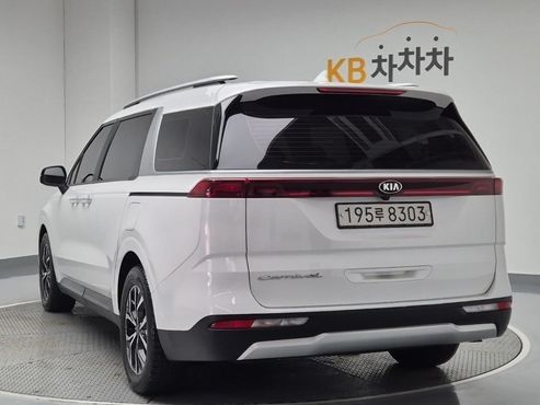 Kia Carnival Diesel 9-Seater Prestige — пробег 132 919 км — фото 2 из 5