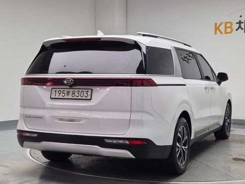 Kia Carnival Diesel 9-Seater Prestige — пробег 132 919 км — фото 3 из 5