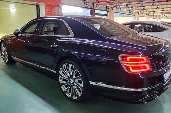 Bentley Flying Spur 4.0 Muliner — пробег 17 000 км — фото 3 из 5