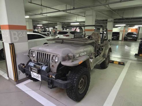 Jeep Wrangler 2.5 — пробег 221 000 км — фото 2 из 4