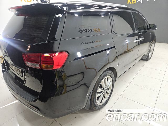 Kia Carnival из Кореи Encar
