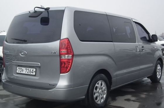 Hyundai Starex 12-Seater Wagon CVX Deluxe — пробег 175 680 км — фото 2 из 5