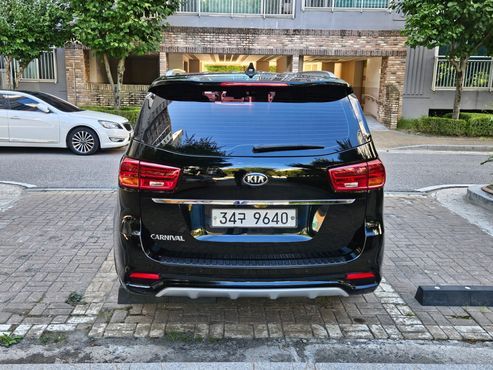 Kia Carnival 9-Seater Prstige — пробег 158 000 км — фото 5 из 5