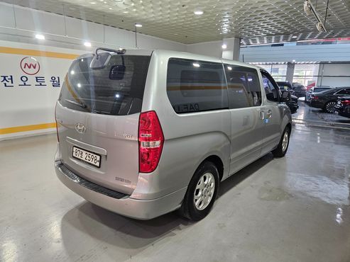 Hyundai Starex 5-Seater VAN CVX Premium — пробег 182 250 км — фото 4 из 5