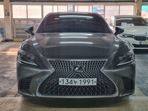 Lexus LS 3.5 Platinum AWD — пробег 67 000 км — фото 2 из 5