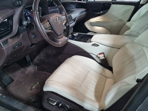 Lexus LS 3.5 Platinum AWD — пробег 67 000 км — фото 5 из 5