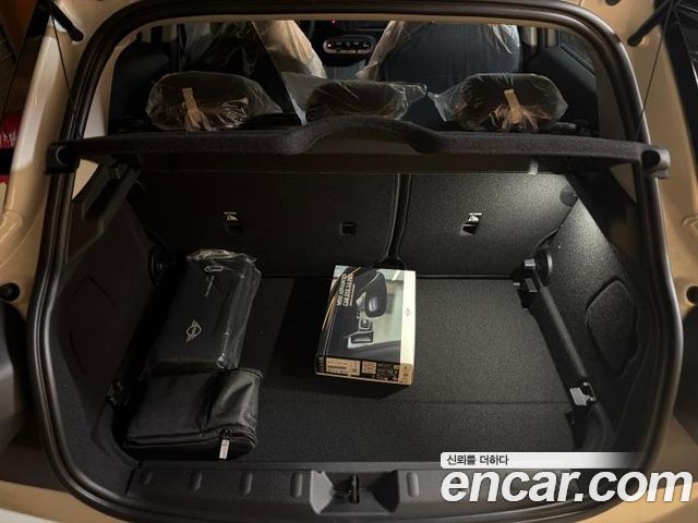 Mini Cooper 5Door Essential — пробег 5 км — фото 4 из 5