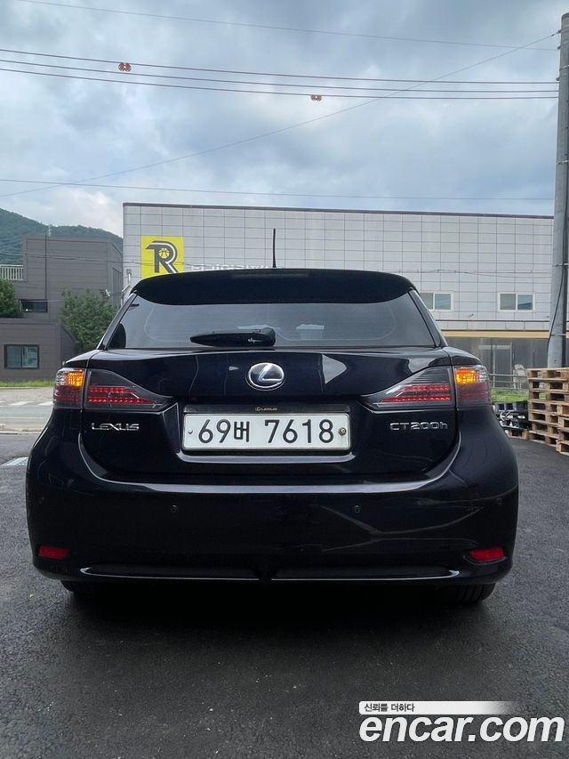 Lexus CT200h 1.8 Compact Trendy ZWA10 — пробег 159 000 км — фото 4 из 5
