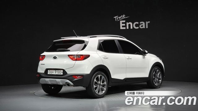 Kia Stonic из Кореи Encar