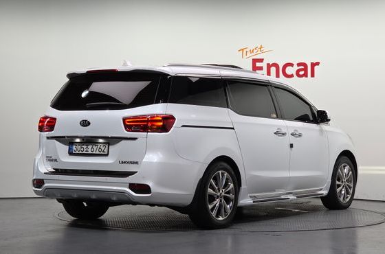 Kia Carnival Gasoline 7-Seater Limousine President — пробег 93 453 км — фото 2 из 5