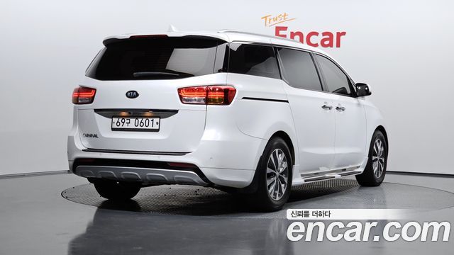 Kia Carnival из Кореи Encar