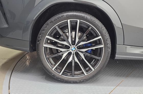 BMW X6 xDrive40i M Sport — пробег 4 571 км — фото 5 из 5