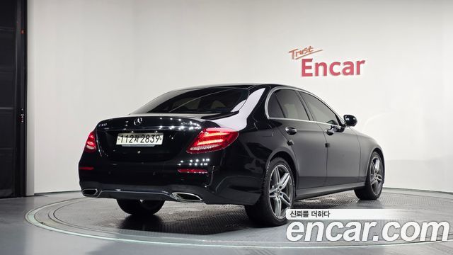 Mercedes-Benz E-Class из Кореи Encar