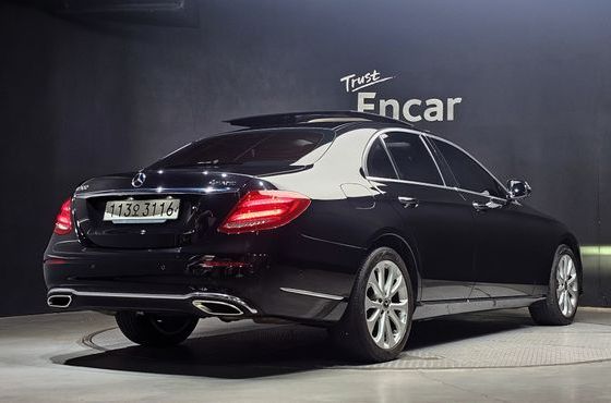 Mercedes-Benz E-Class E300 4MATIC Exclusive — пробег 93 413 км — фото 2 из 5