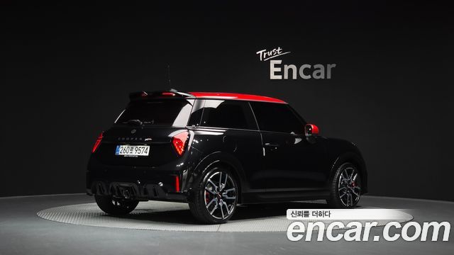Mini Cooper JCW — пробег 2 281 км — фото 2 из 5