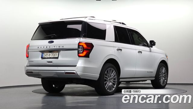 Ford Expedition Platinum 4WD 8Seater — пробег 12 515 км — фото 2 из 5