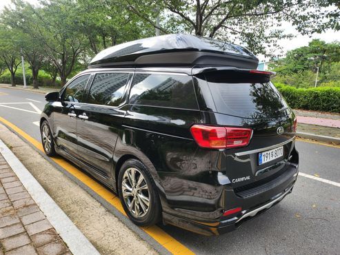Kia Carnival 9-Seater Hi-Limousine Prestige — пробег 150 000 км — фото 2 из 5