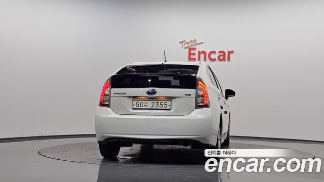 Toyota Prius 1.8 E — пробег 166 964 км — фото 4 из 5