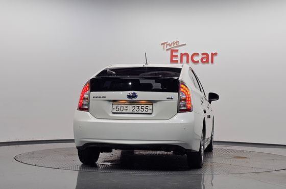 Toyota Prius 1.8 E — пробег 166 964 км — фото 4 из 5
